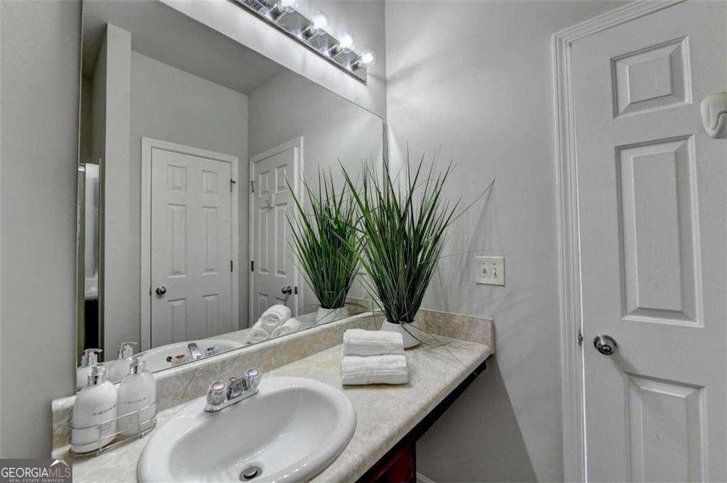 4605 Blue Iris Way Oakwood - 48