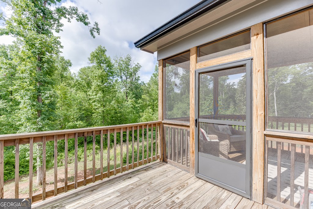 237 Oakwood Drive Commerce - 44