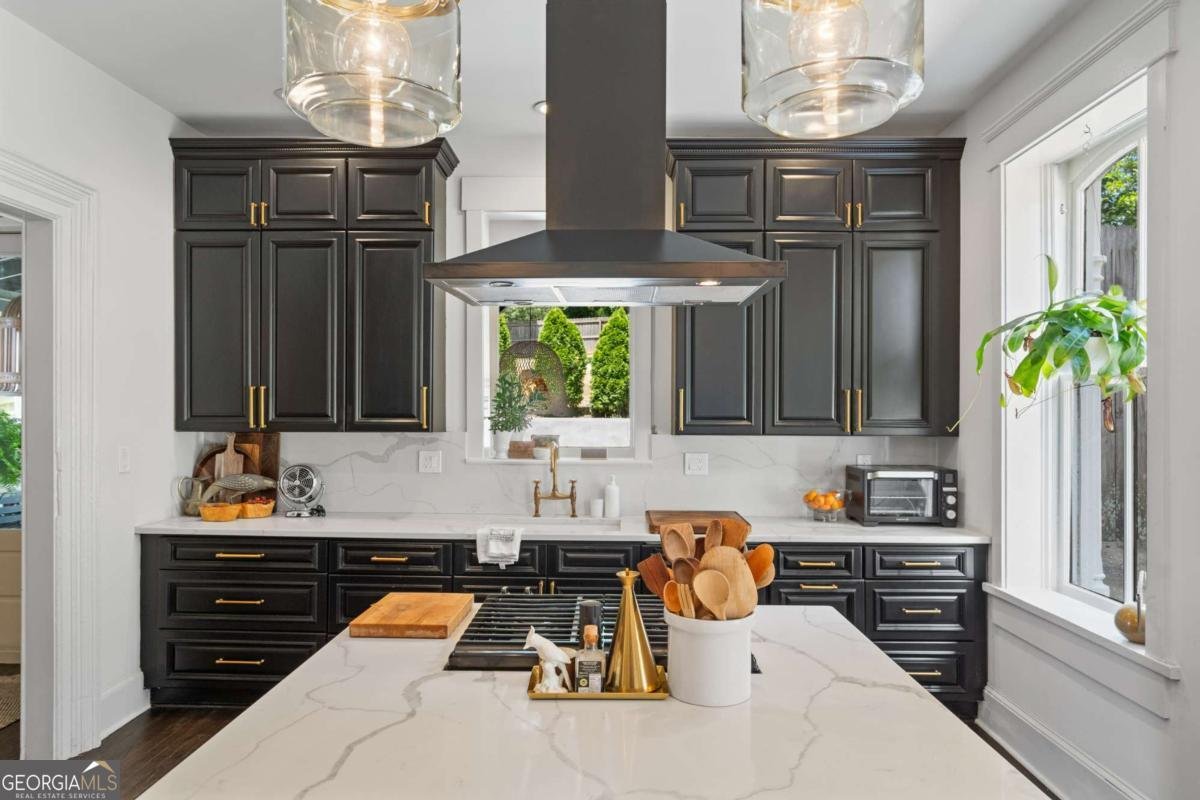 1043 METROPOLITAN Parkway Atlanta - 40