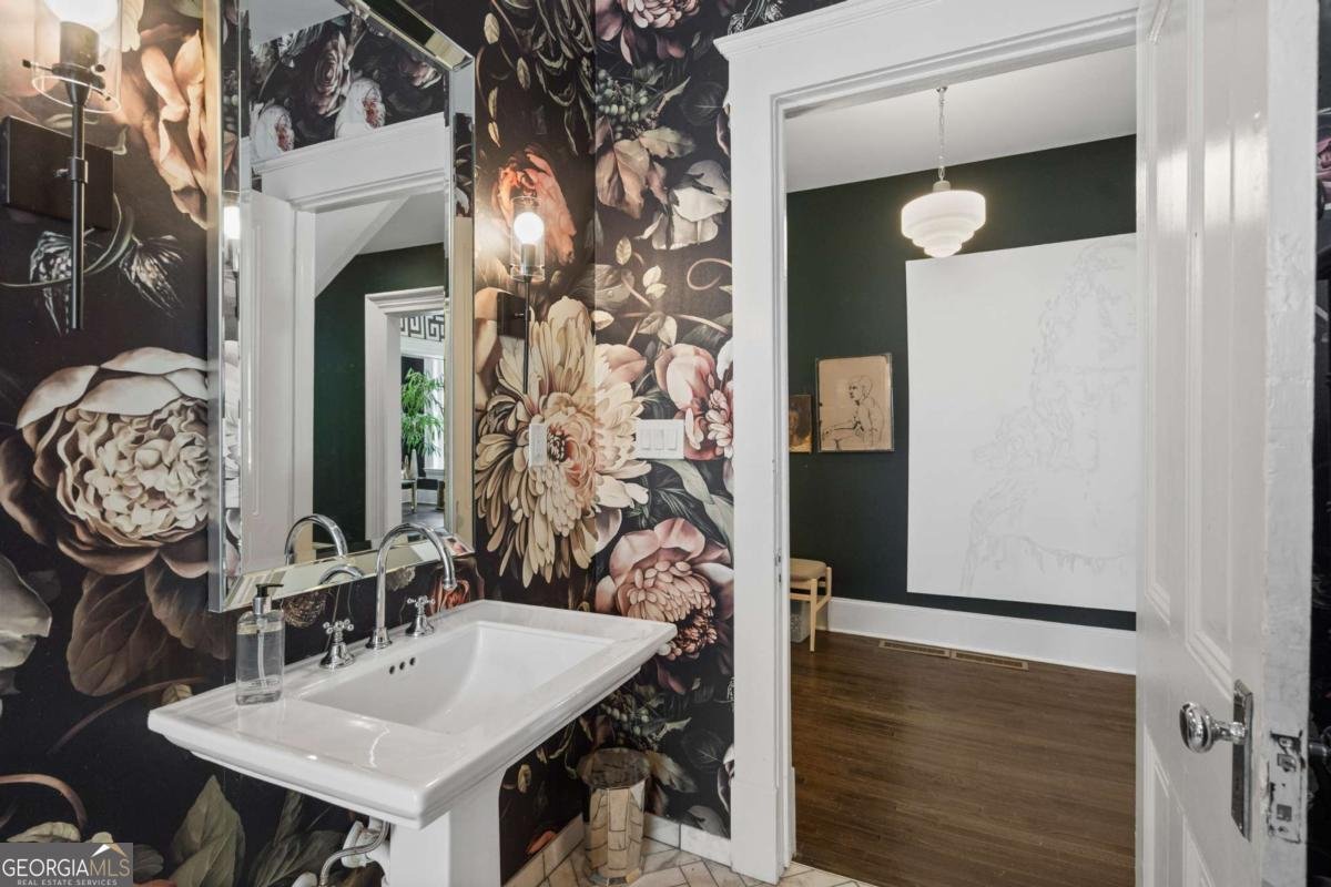 1043 METROPOLITAN Parkway Atlanta - 44