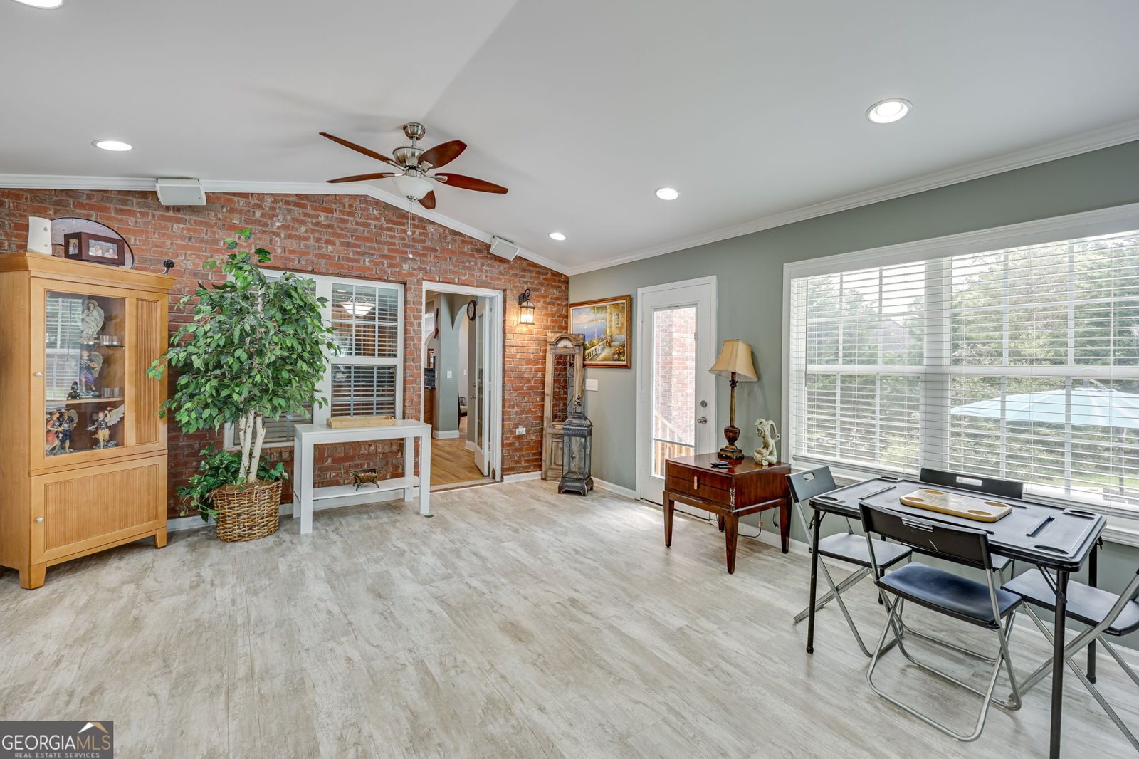 32 St. Ives Circle Winder - 25