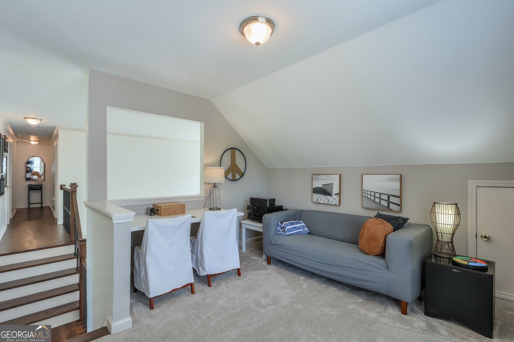 8645 Woodland View Drive Gainesville - 8