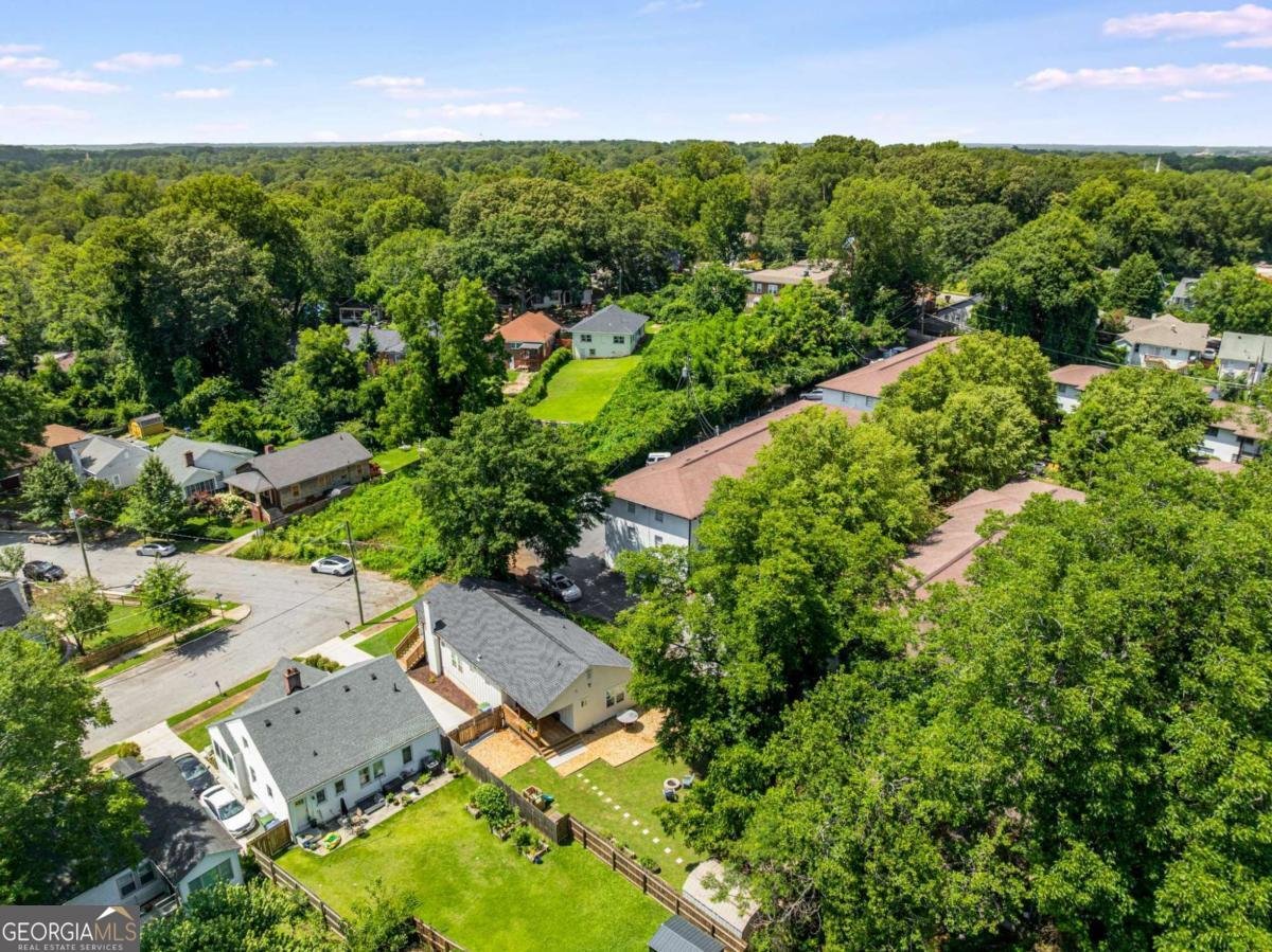 762 Avenida Street Atlanta - 17