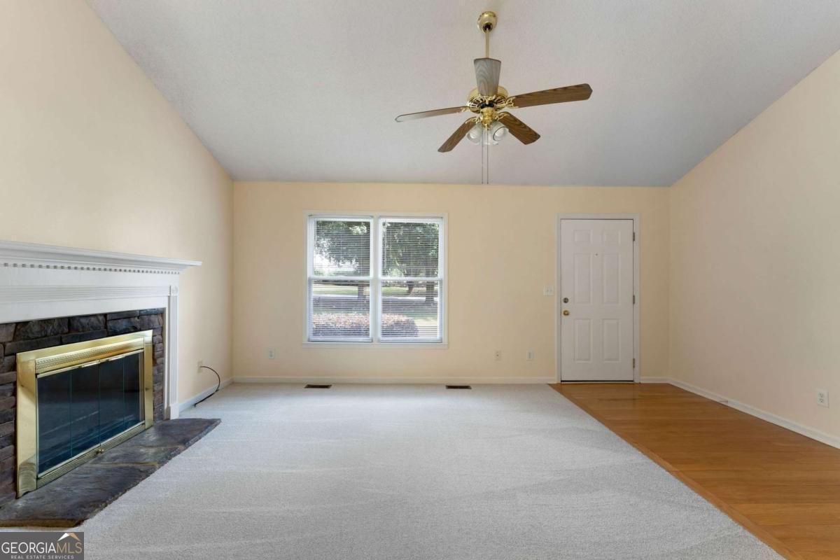 20 Graystone Drive White - 13