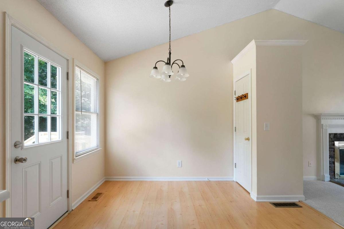 20 Graystone Drive White - 17
