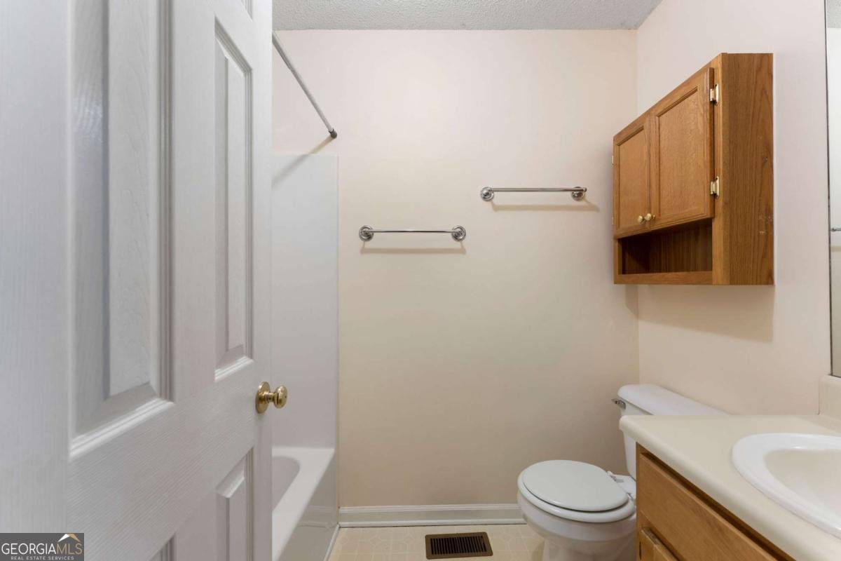 20 Graystone Drive White - 21