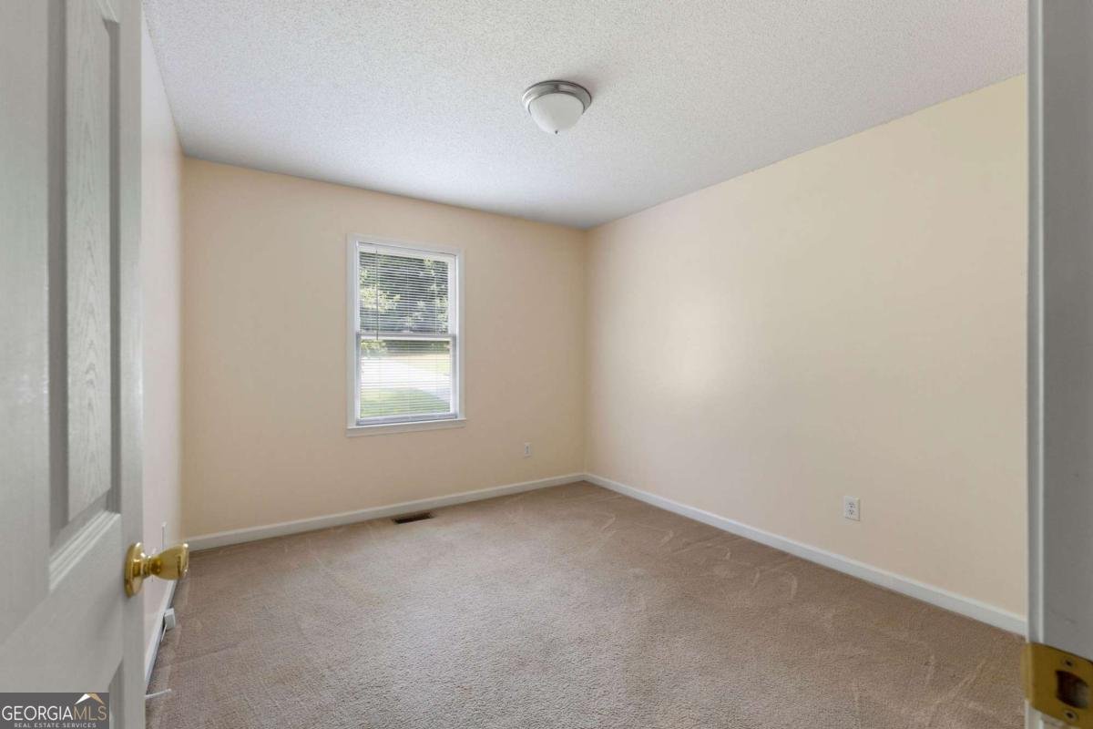 20 Graystone Drive White - 23