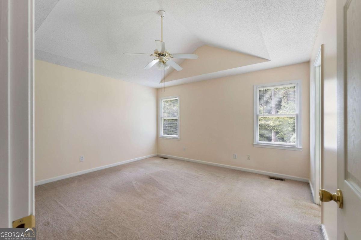 20 Graystone Drive White - 24