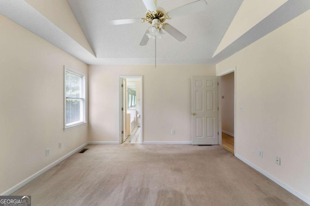 20 Graystone Drive White - 25