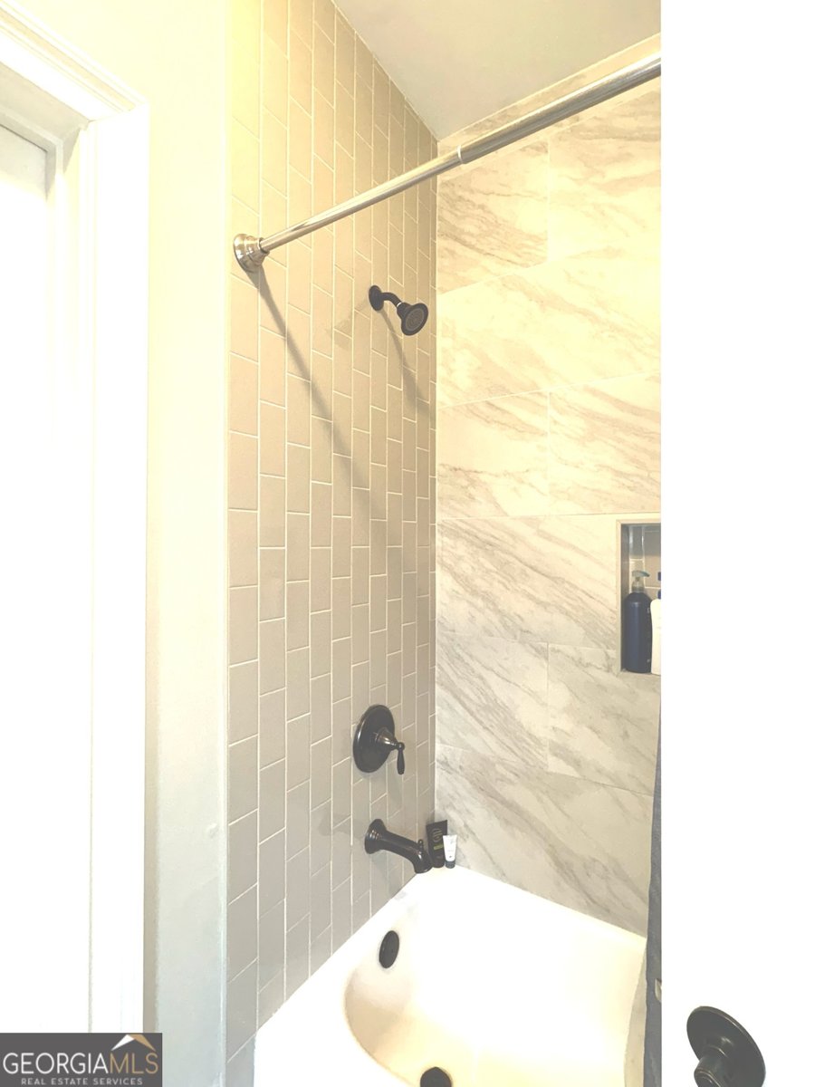5460 Summit Oak Drive Milton - 37