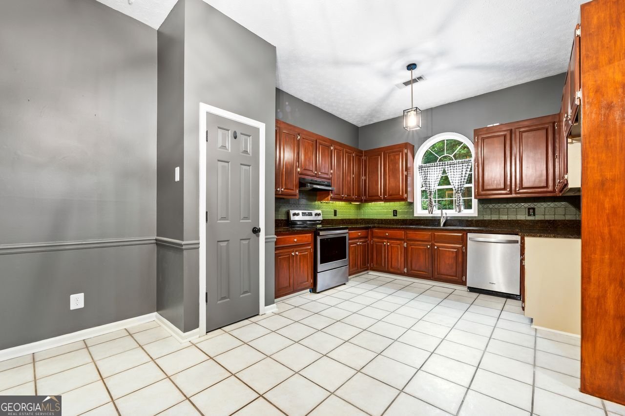 4042 Gables Court Buford - 13