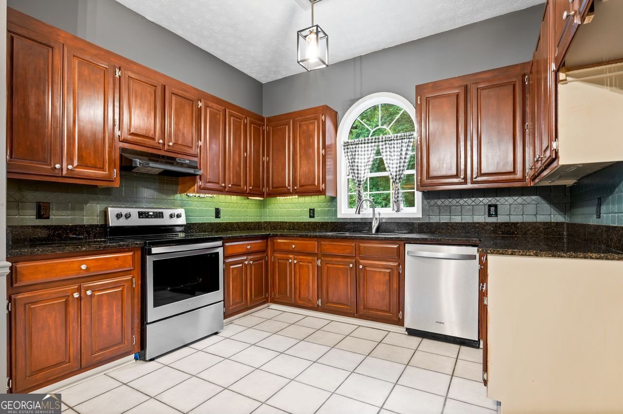 4042 Gables Court Buford - 16