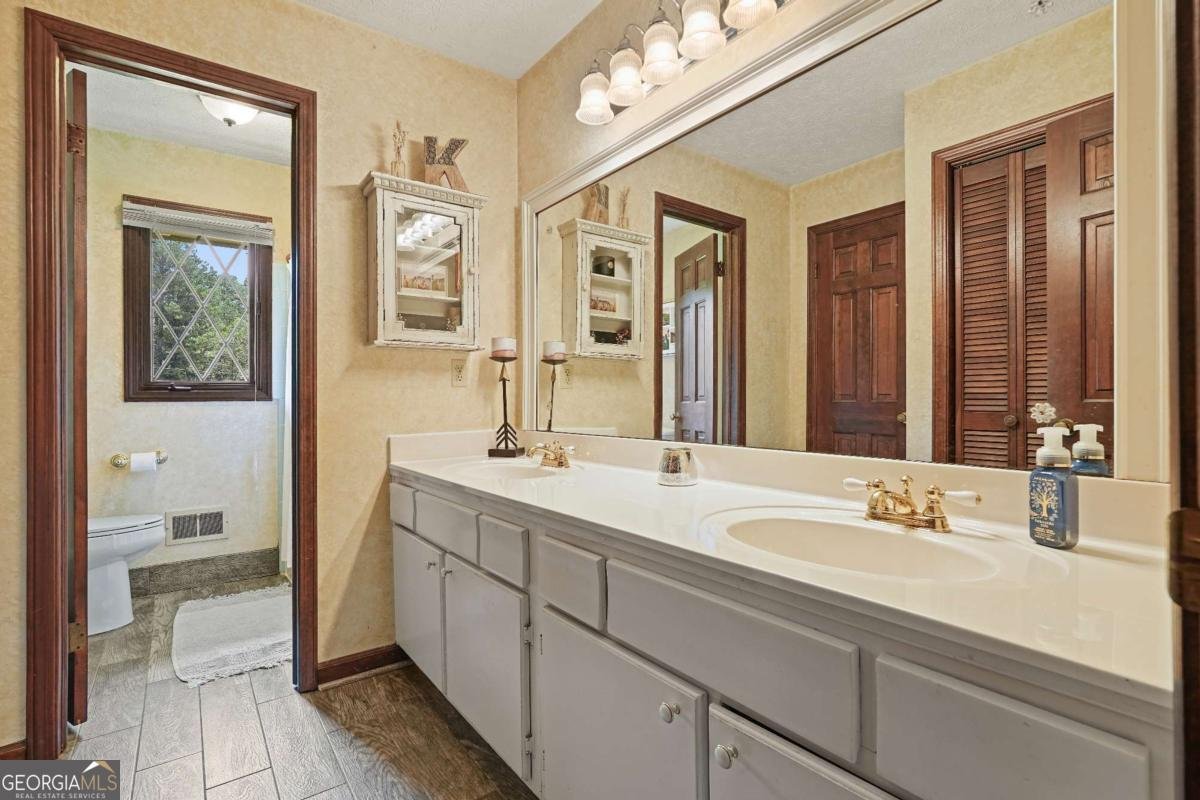 124 Lynn Drive Hiram - 38