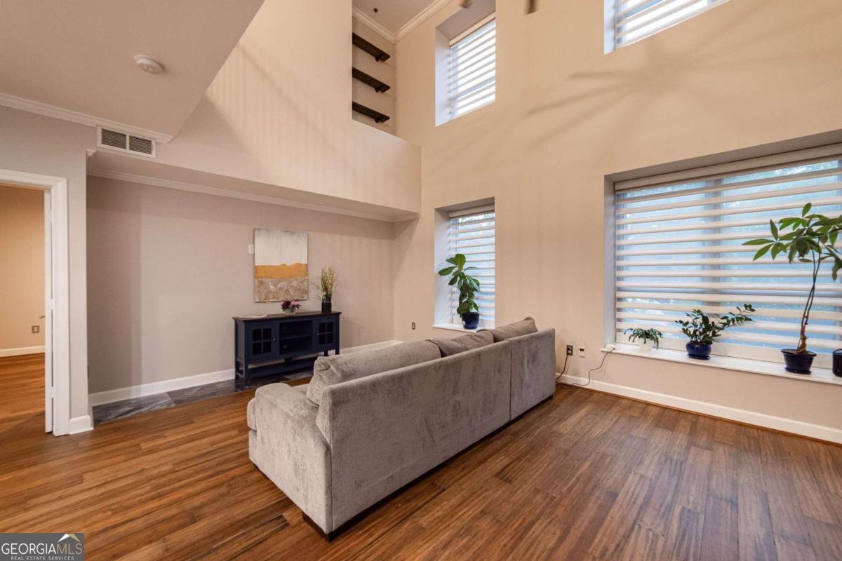 2626 Peachtree Road Atlanta - 12