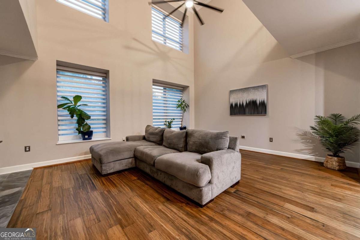 2626 Peachtree Road Atlanta - 24