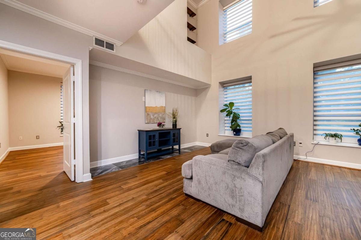 2626 Peachtree Road Atlanta - 25