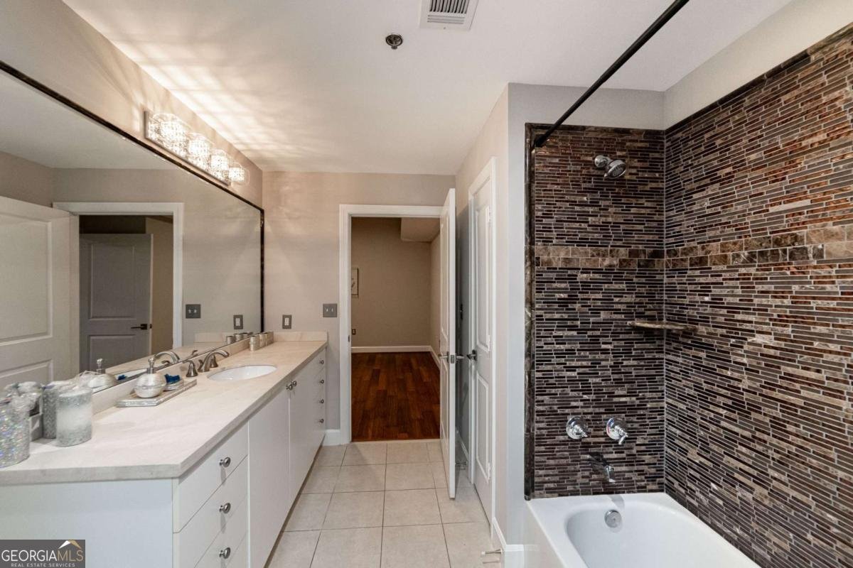 2626 Peachtree Road Atlanta - 34