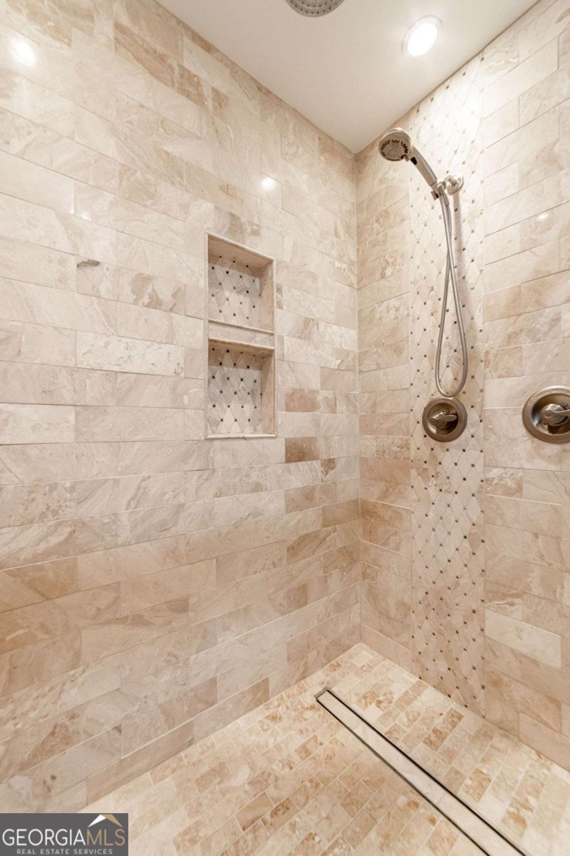 2626 Peachtree Road Atlanta - 59