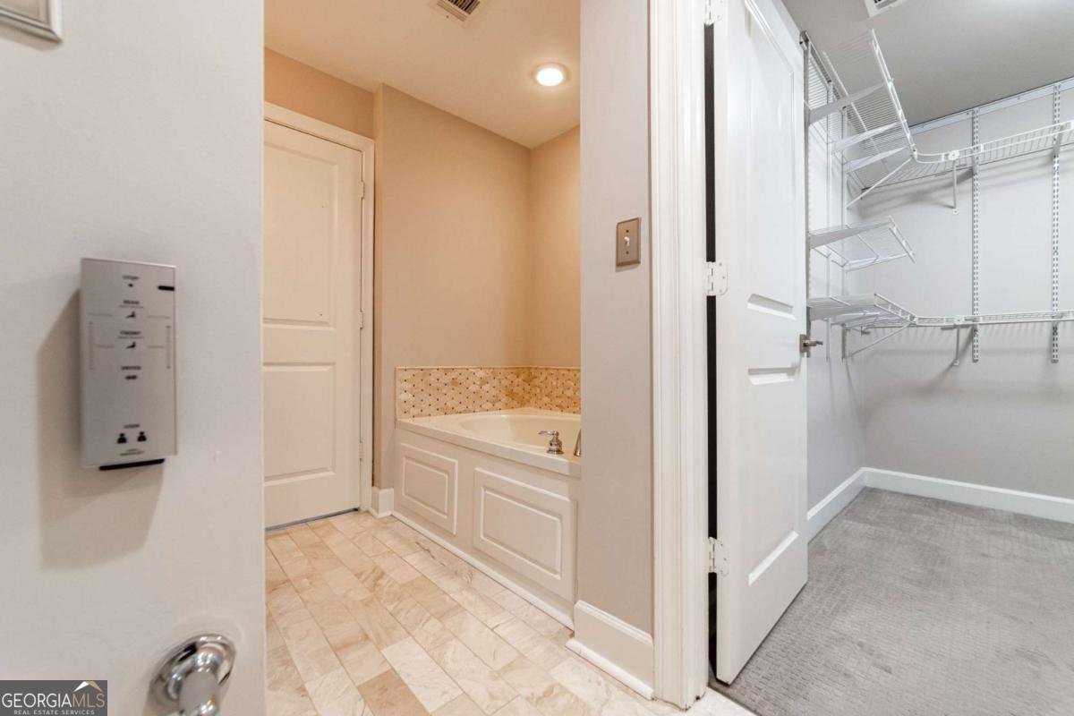 2626 Peachtree Road Atlanta - 62