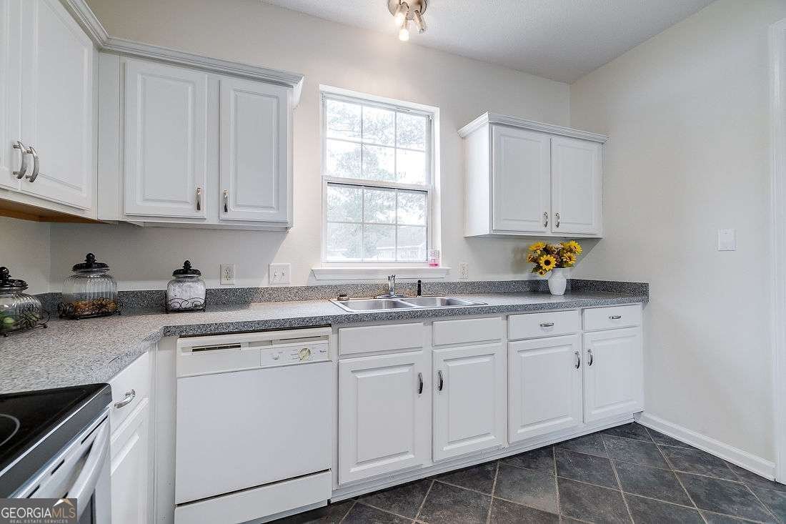 303 Antigua Drive Guyton - 12