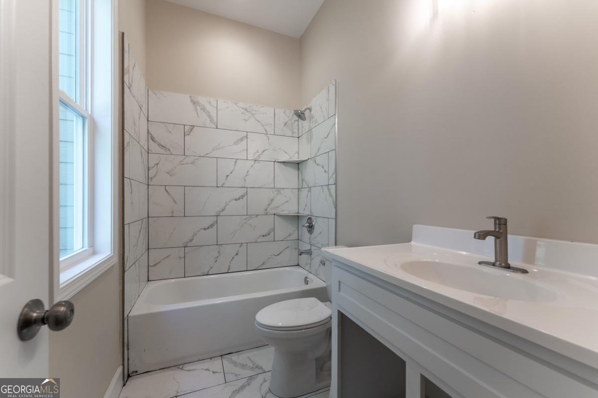 971 Heathchase Drive Suwanee - 38