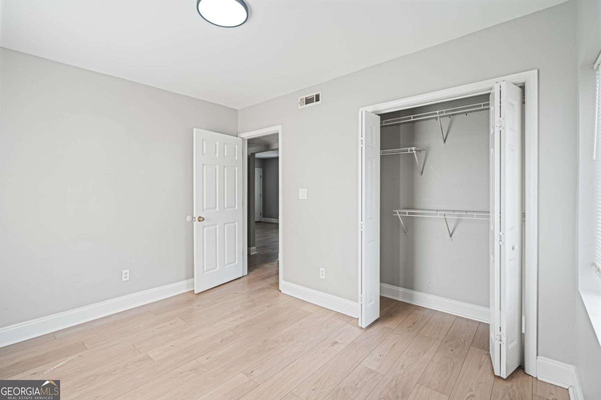 2367 Cascade Road Atlanta - 17