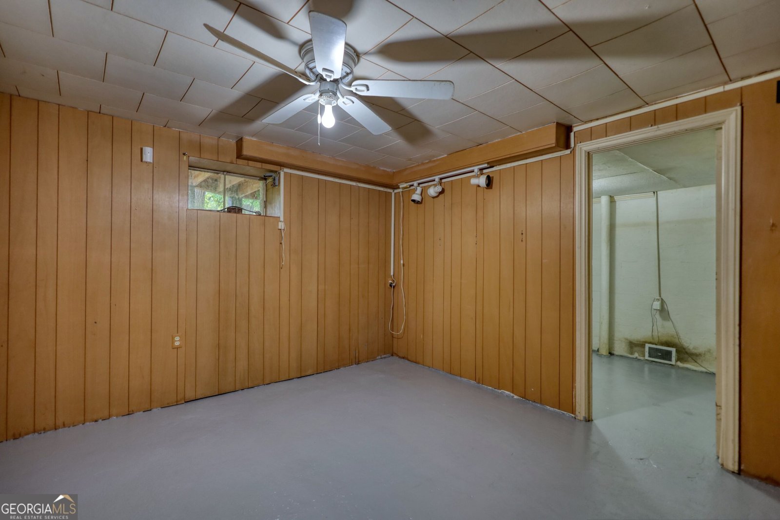 990 Oakland Avenue Conyers - 40