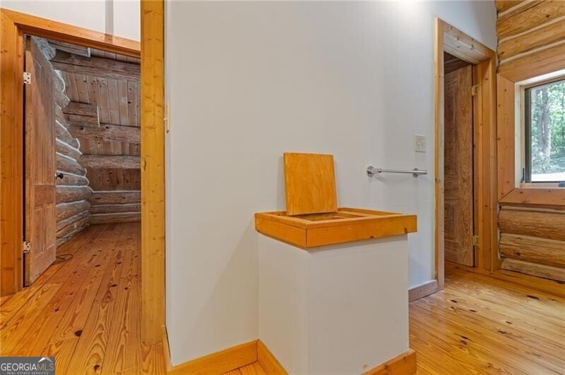 1355 White Road White - 31