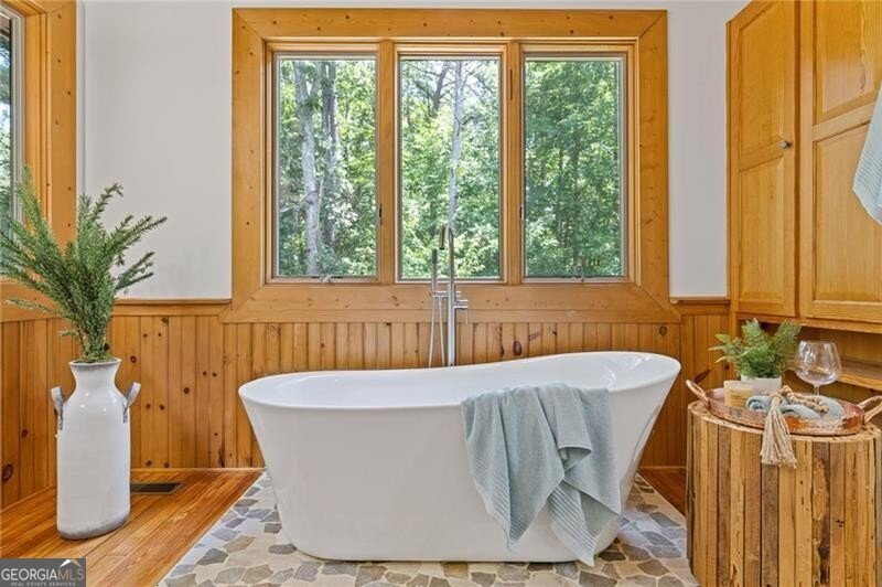 1355 White Road White - 7