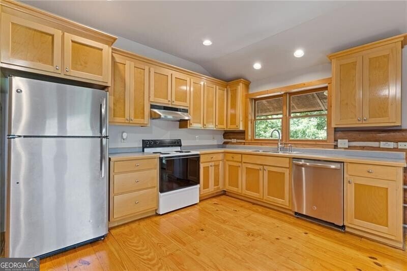 1355 White Road White - 97