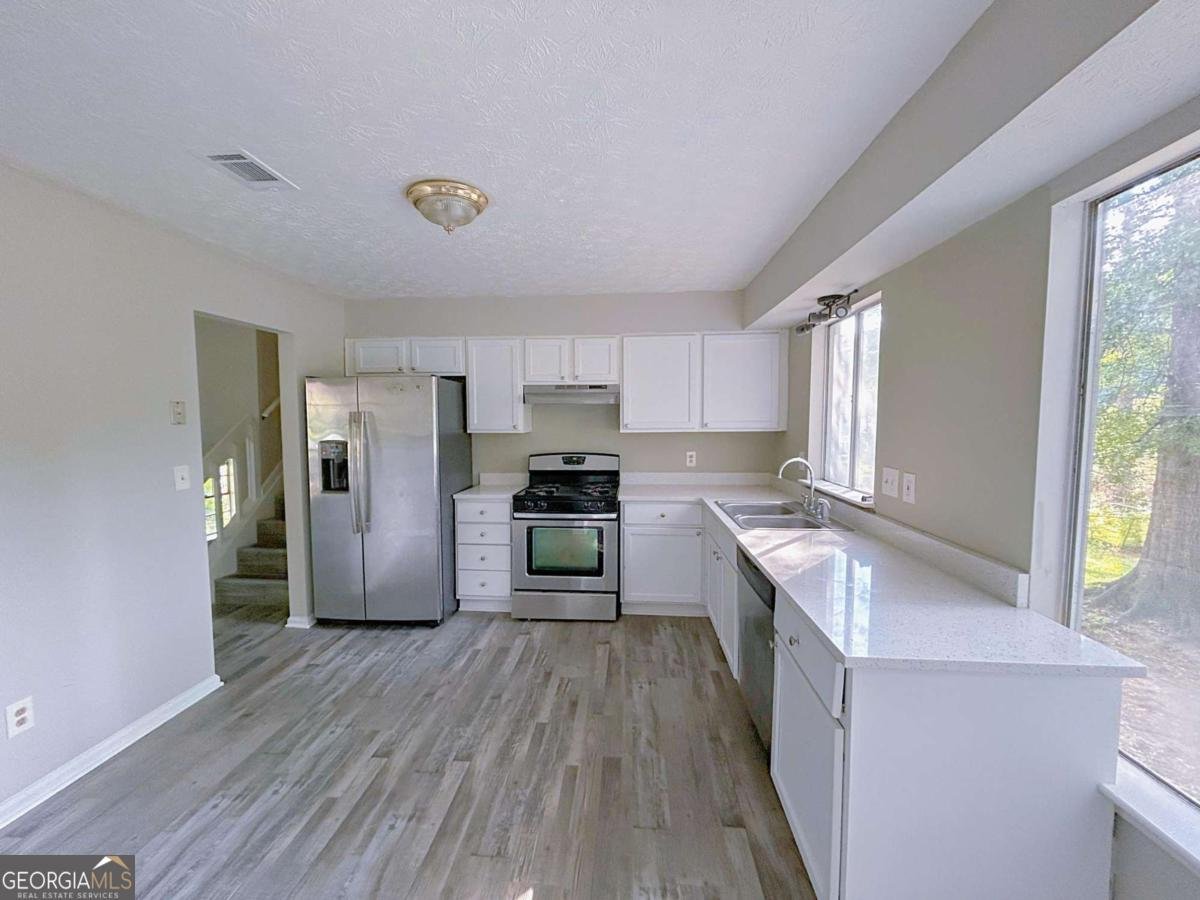 566 Aberdeen Drive Stone Mountain - 4