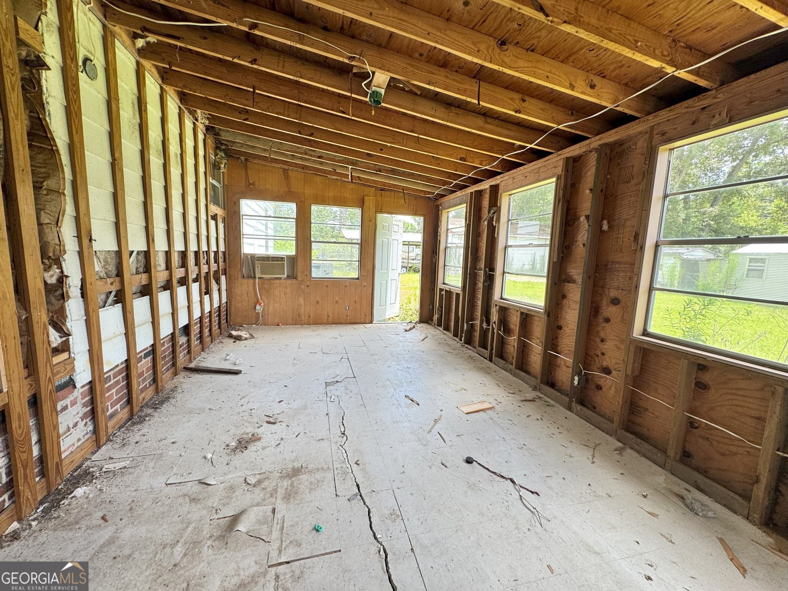 6122 Poplar Road Albany - 2