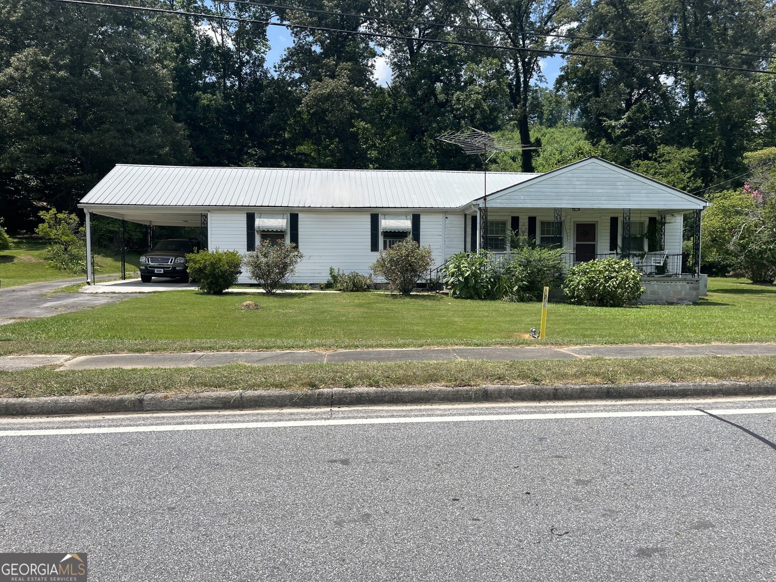 2570 Highway 114 Summerville - 1
