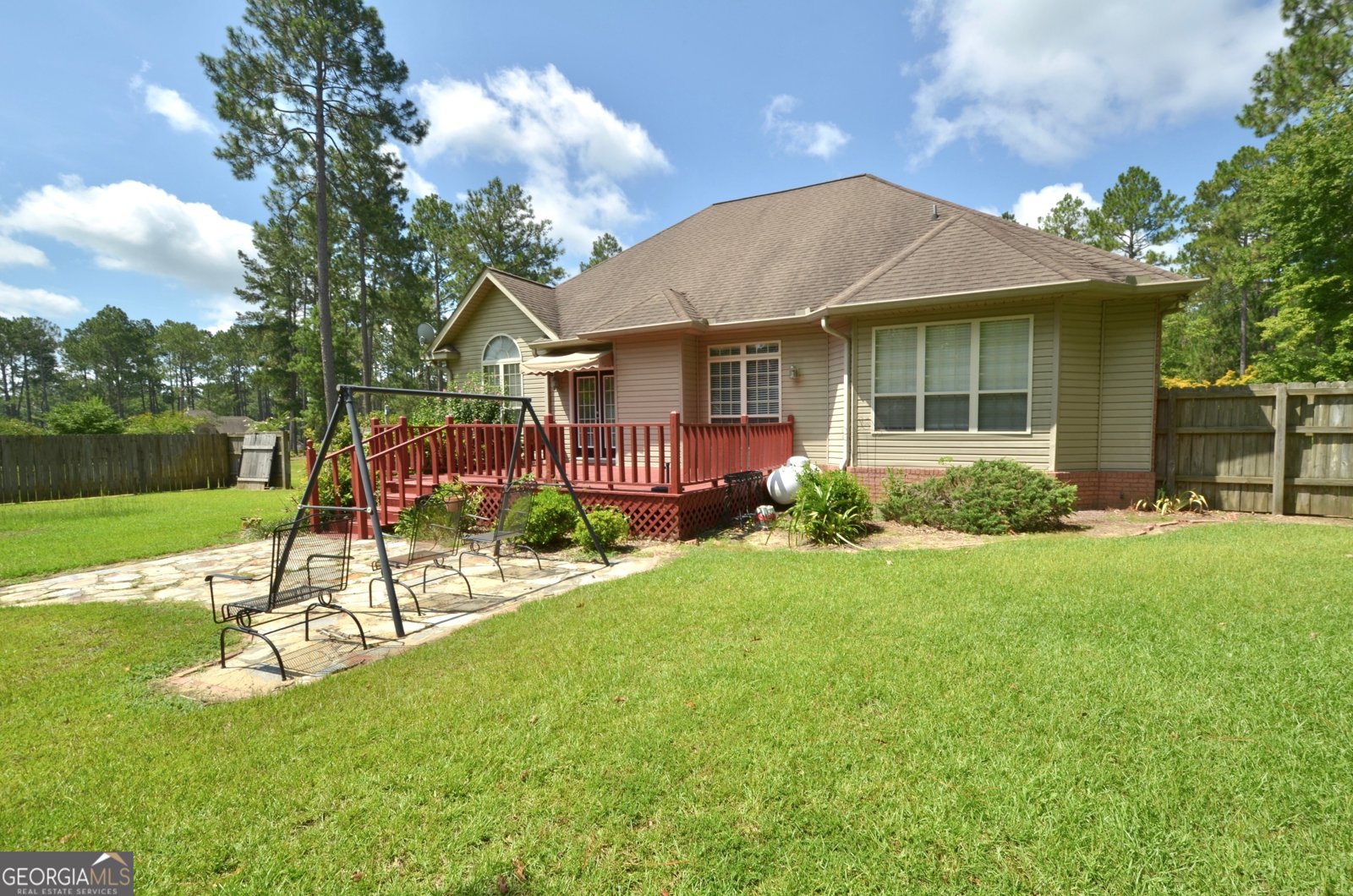 281 N Lakes Drive Eastman - 44