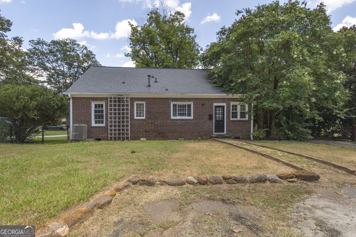 560 Athens Street Hartwell - 35