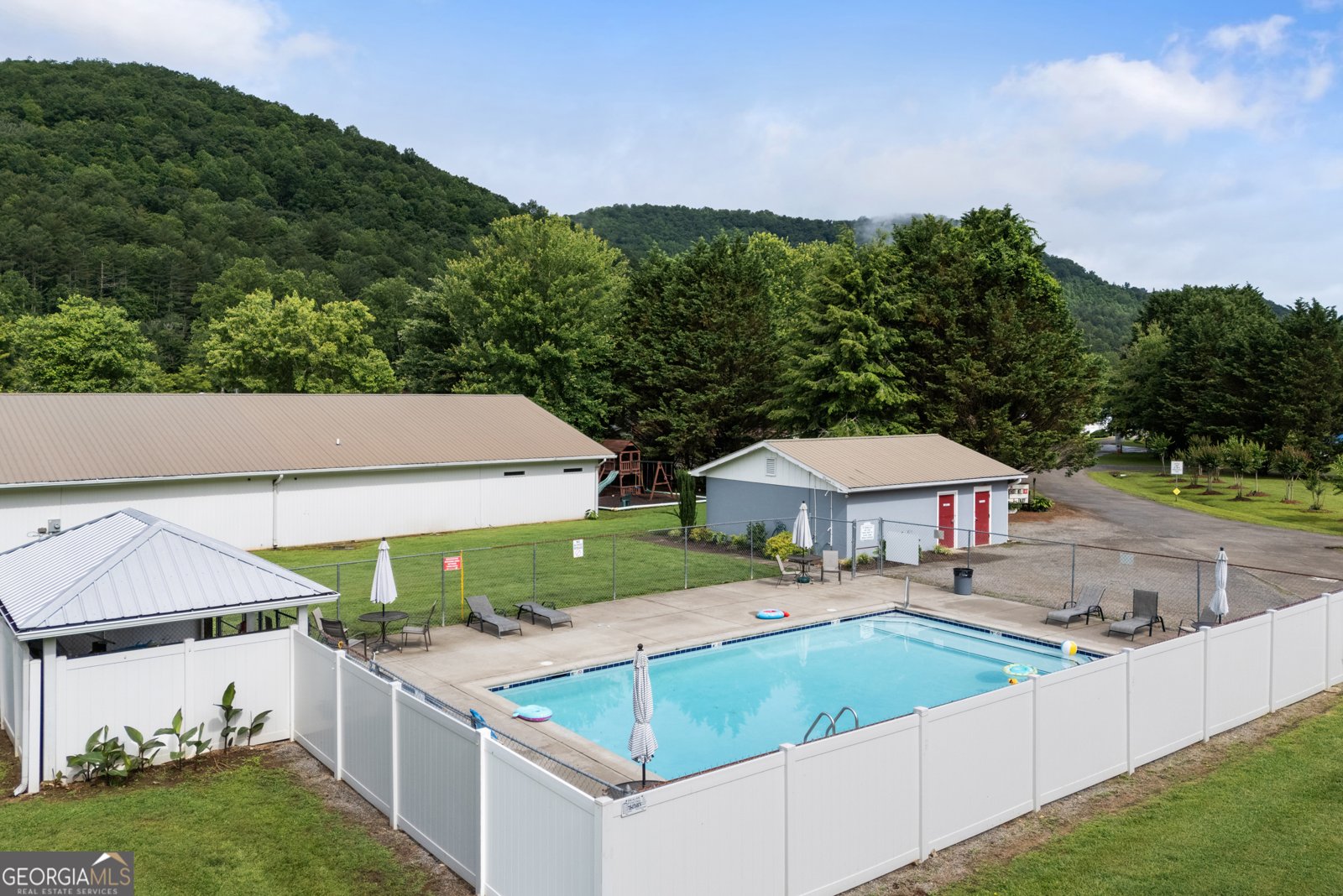 4149 Riverbank Run Hiawassee - 31