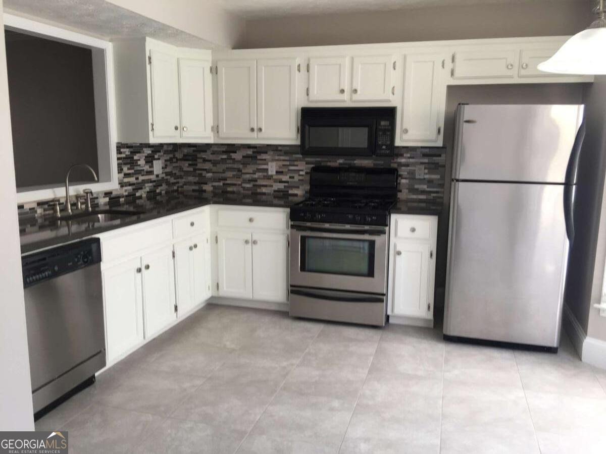 281 Shaded Oaks Lane Marietta - 2