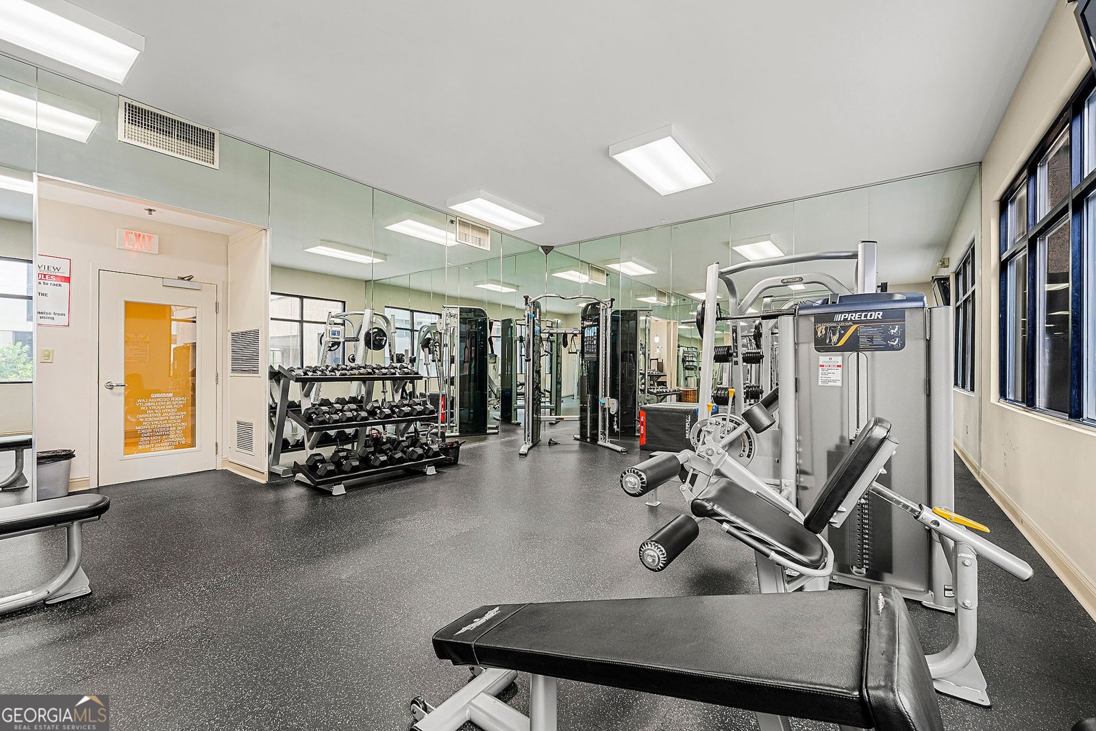 3481 Lakeside Drive Atlanta - 24