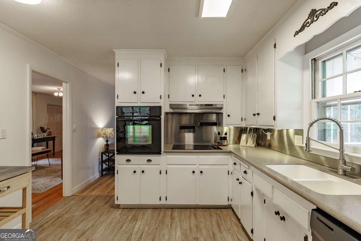 655 University Circle Athens - 11