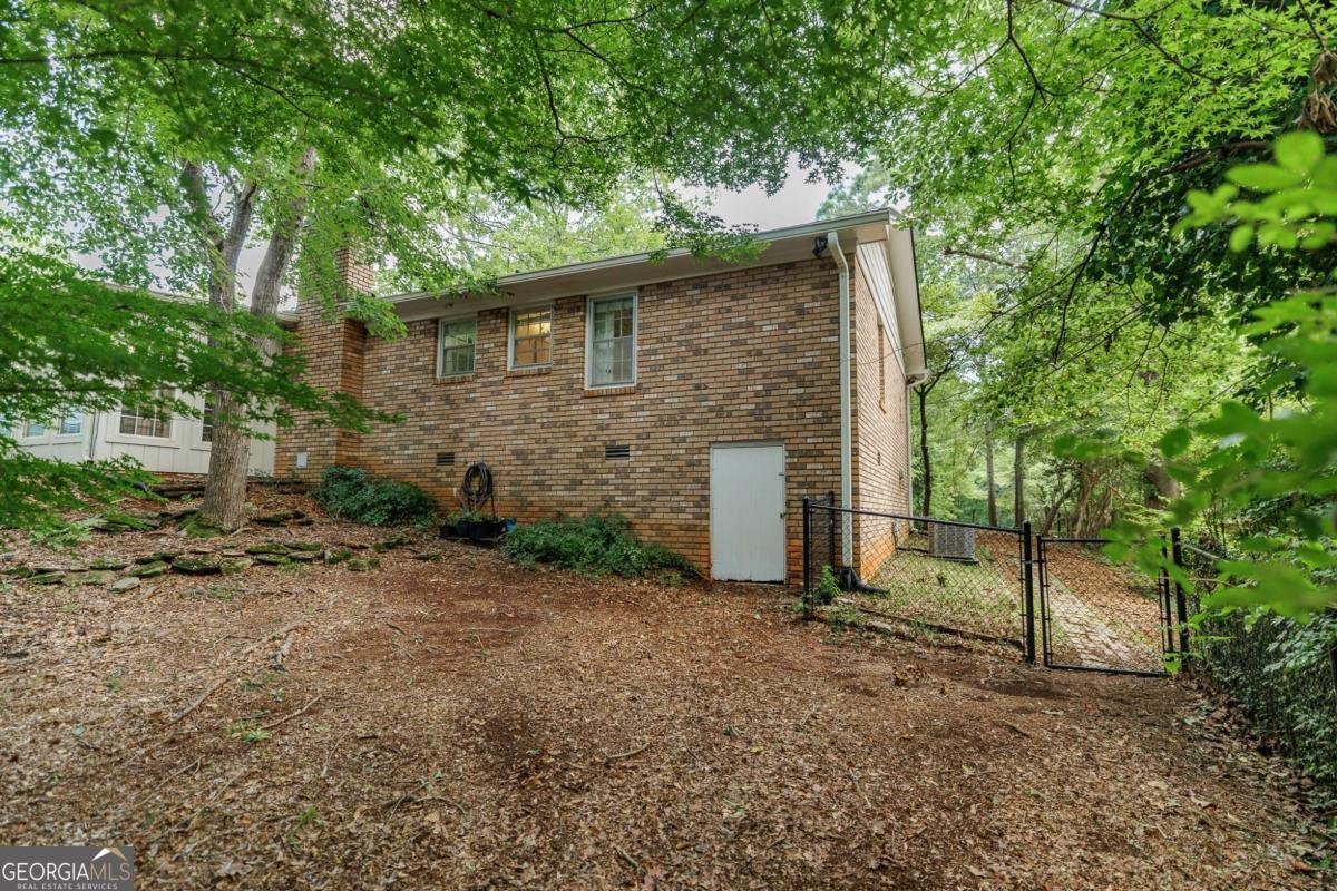 655 University Circle Athens - 2