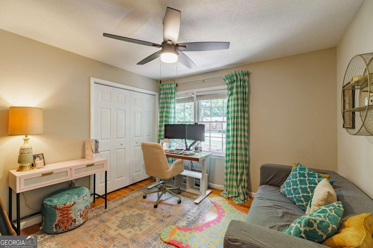 655 University Circle Athens - 26