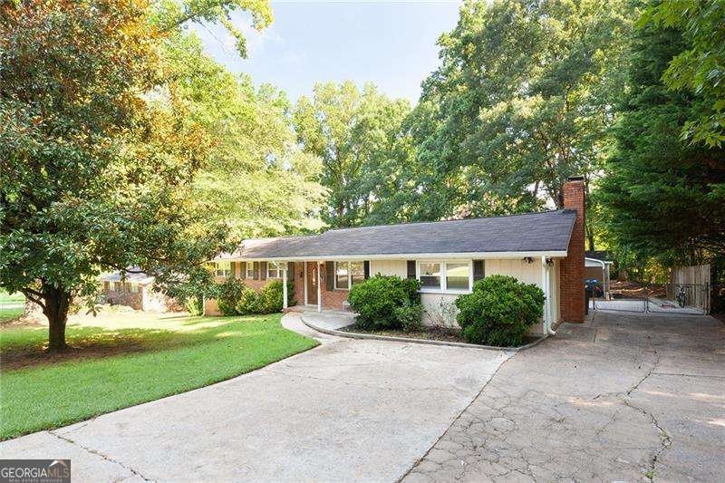 6119 Lullwater Drive Douglasville - 1