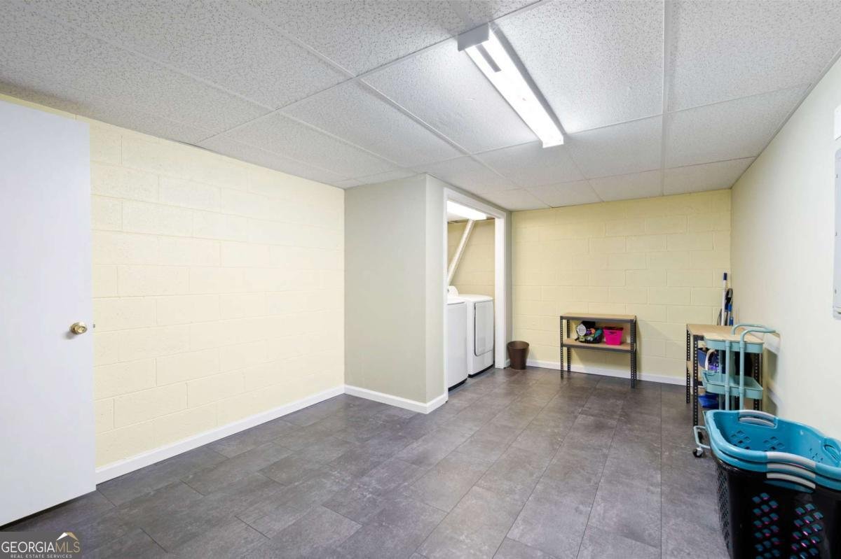 3587 Hogan Drive Kennesaw - 24