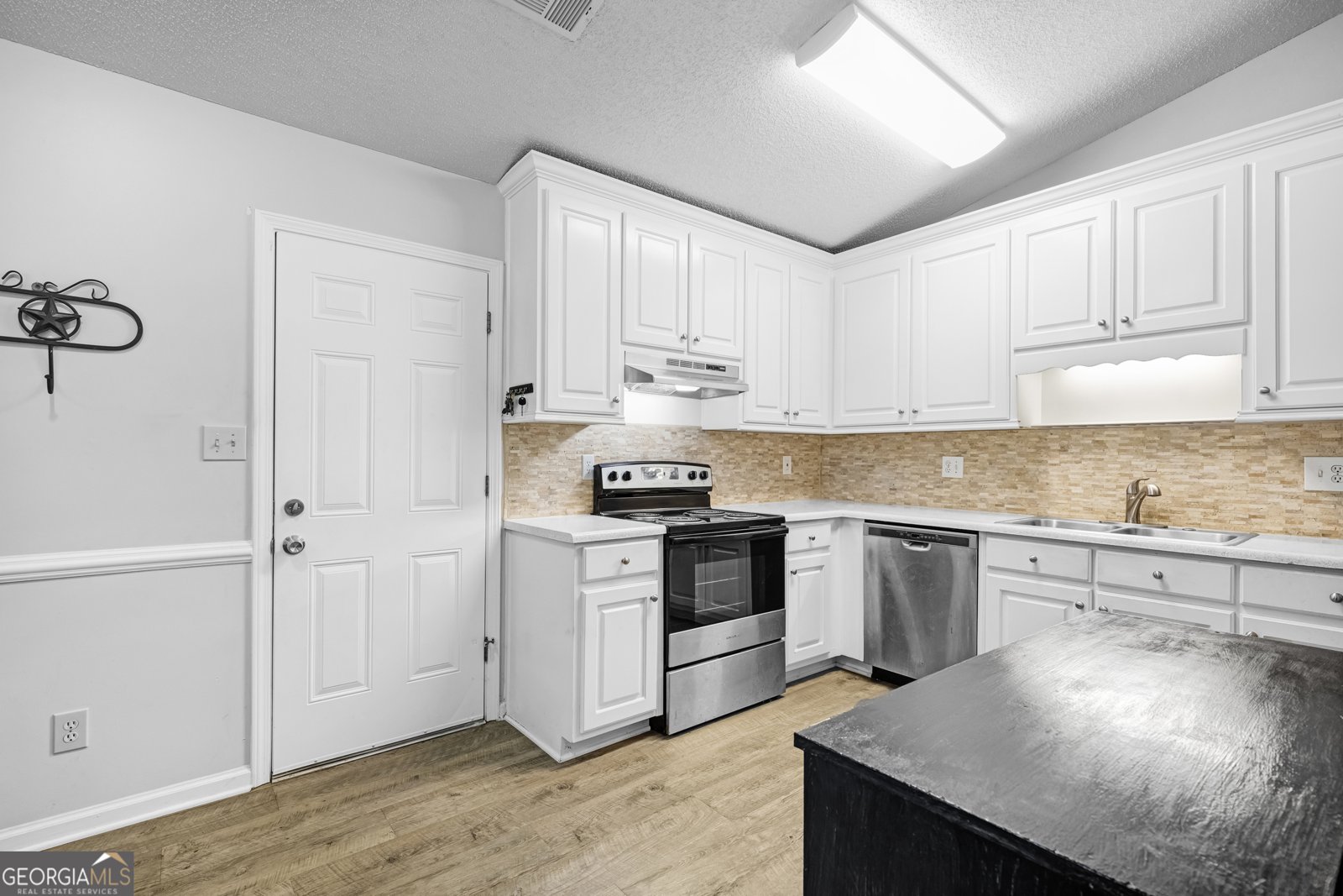 1180 AUSTIN Court Sugar Hill - 4