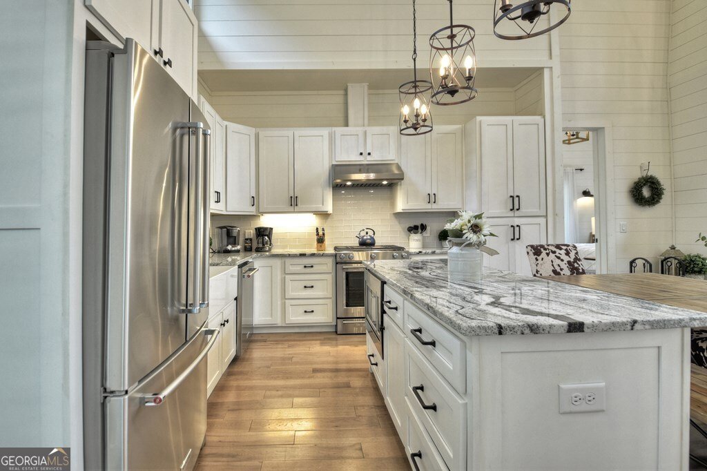 100 Oak View Road Blue Ridge - 27