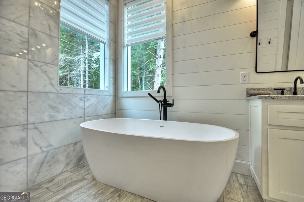 100 Oak View Road Blue Ridge - 36