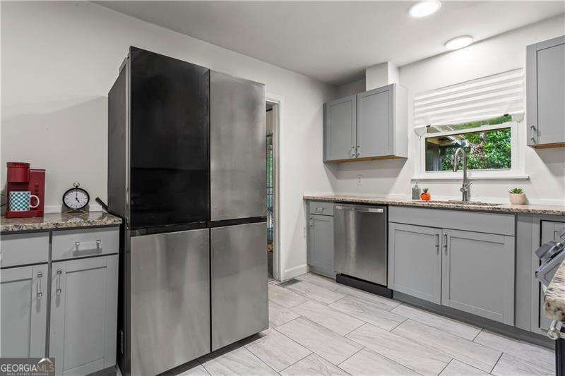 875 Eleanor Court Atlanta - 12