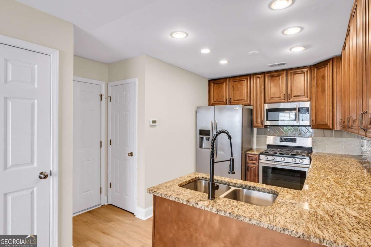 152 Stoneforest Drive Woodstock - 6