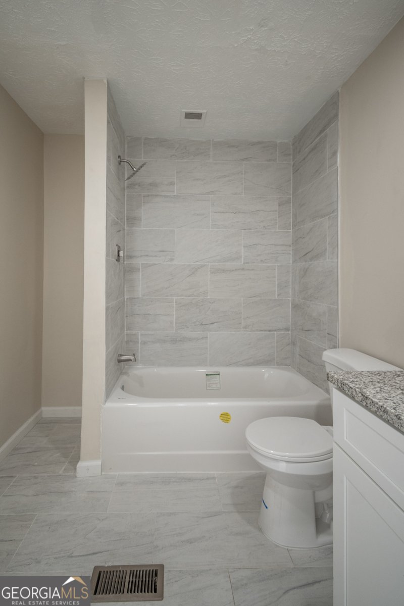 2743 Lake Capri Drive Conyers - 23