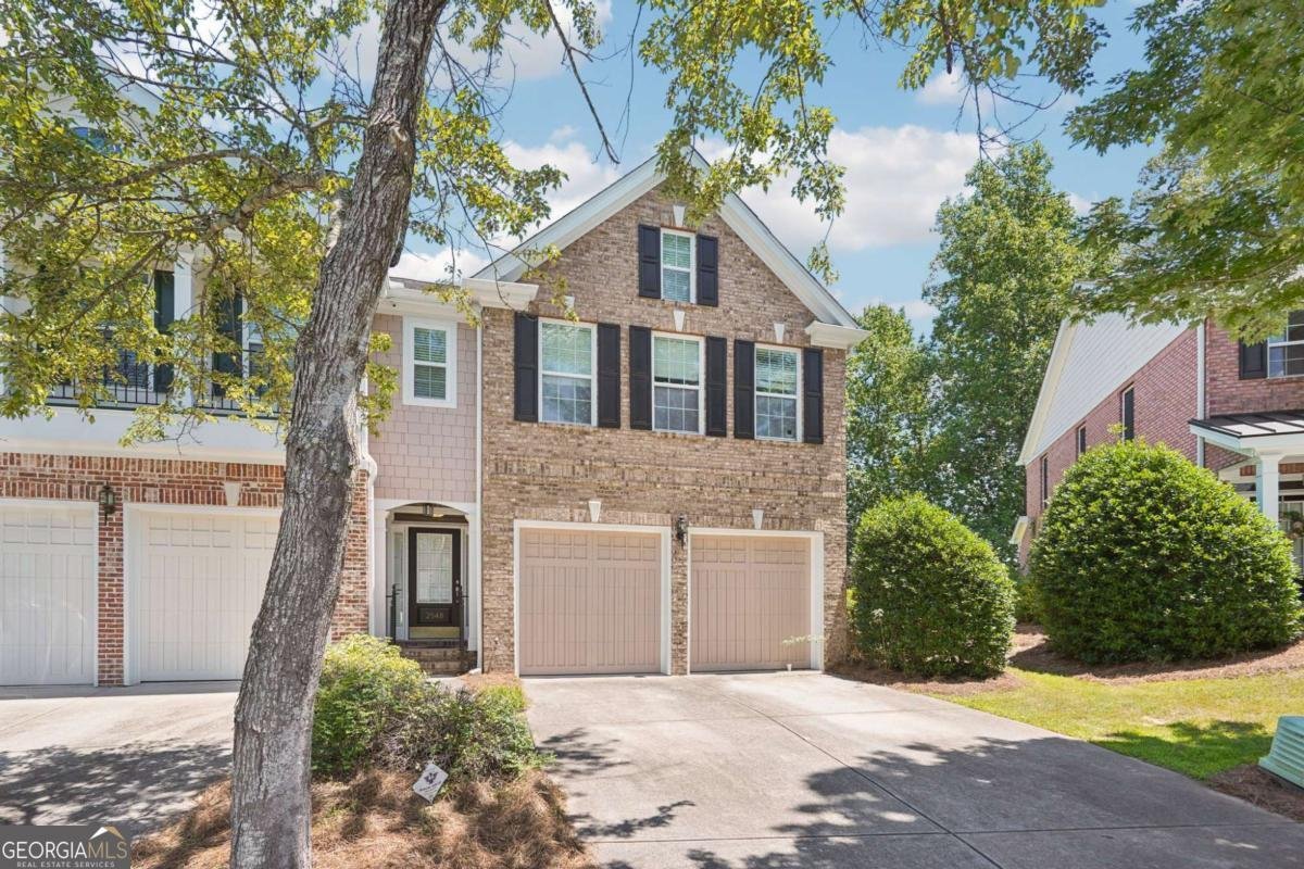 2548 Gadsen Walk Duluth - 1
